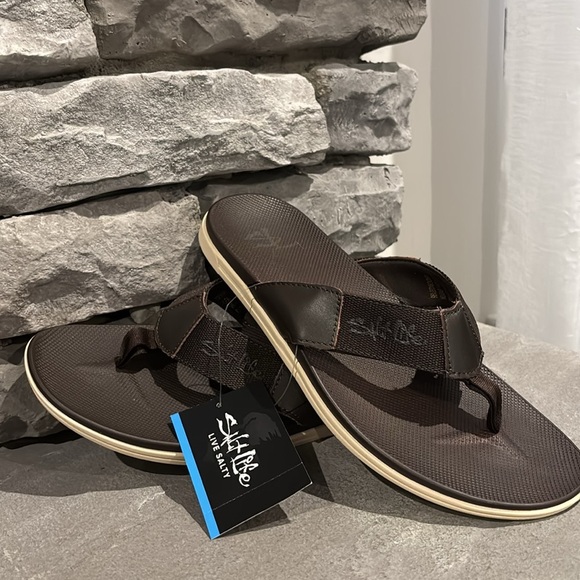 Salt Life Leather Upper,rubber outsole,textured insole, thong flip flops/sandals - Picture 1 of 11